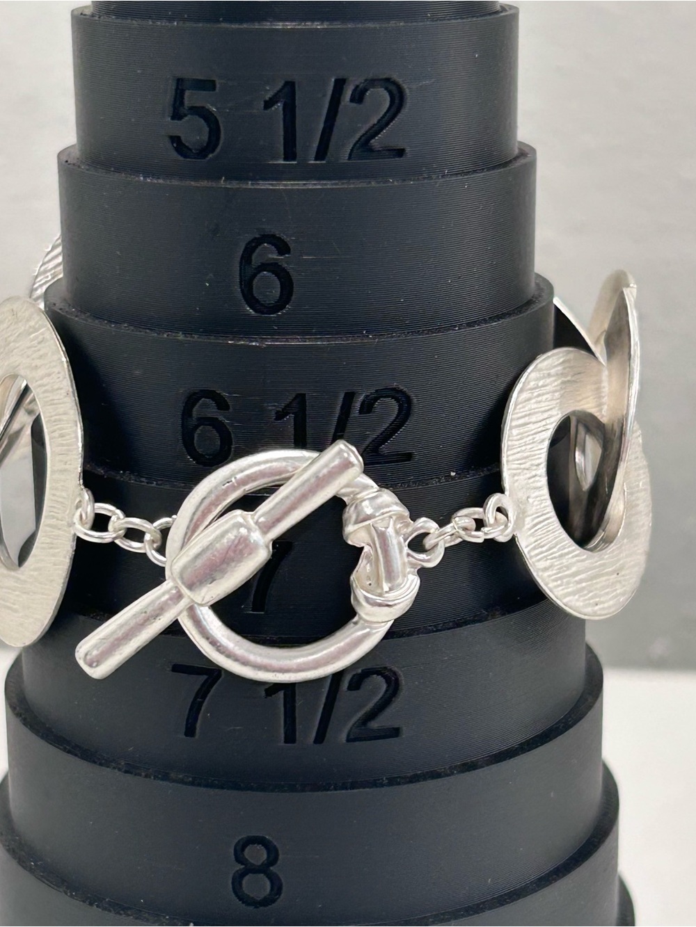 Matte Silver Linked Circles Bracelet Toggle Clasp Chunky Textured Interlocking